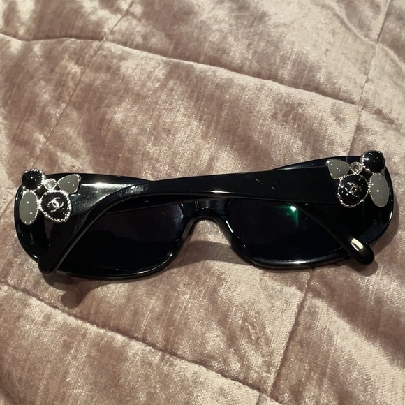 Chanel Gemstone Embellished Sunglasses - Picture 4 of 17